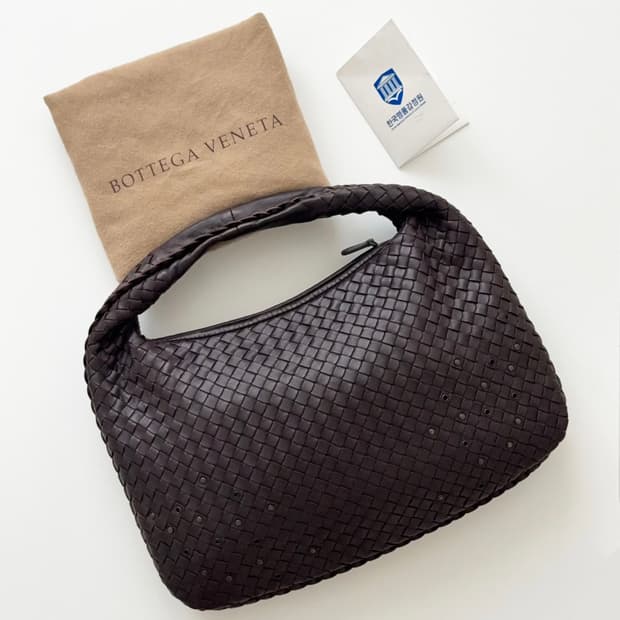 보테가베네타 인트레치아토 호보백 (다크브라운)