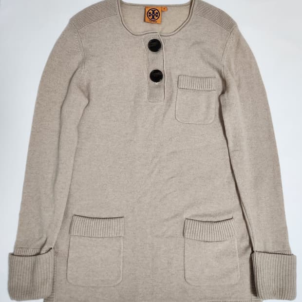 Tory Burch의 베이지색 니트