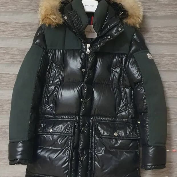 3)몽클레어 19FW 프레이 FREY 유광 패딩 코요테퍼