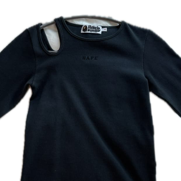 베이프 컷아웃 롱슬리브 