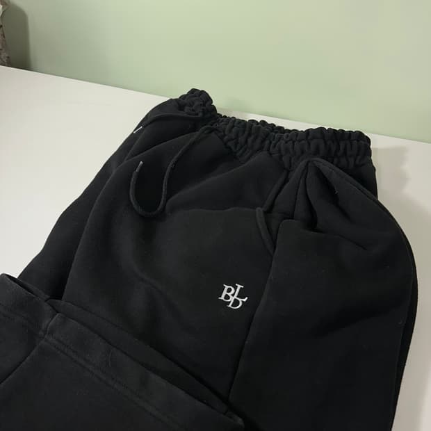 M 벨리드 BELLIDE 블랙 루즈와이드핏 밴딩 스웻팬츠