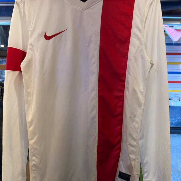 나이키 흰빨 메쉬 롱슬리브