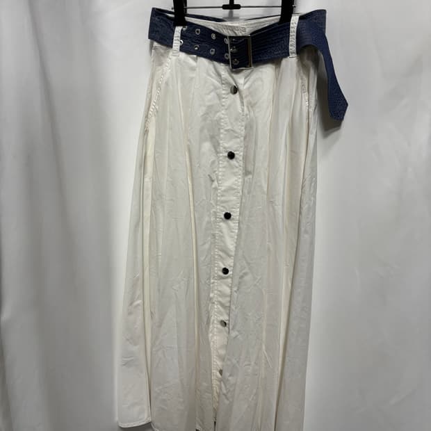 베네통(Benetton)프론트 버튼 화이트 롱 스커트