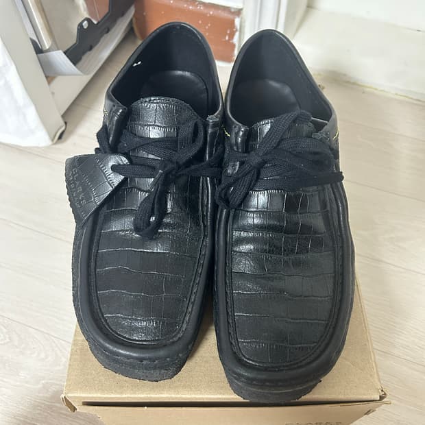 Wackmaria Clarks Wallabee crocodile
