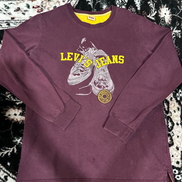 리바이스 버건디 프린팅 패치 스웻셔츠