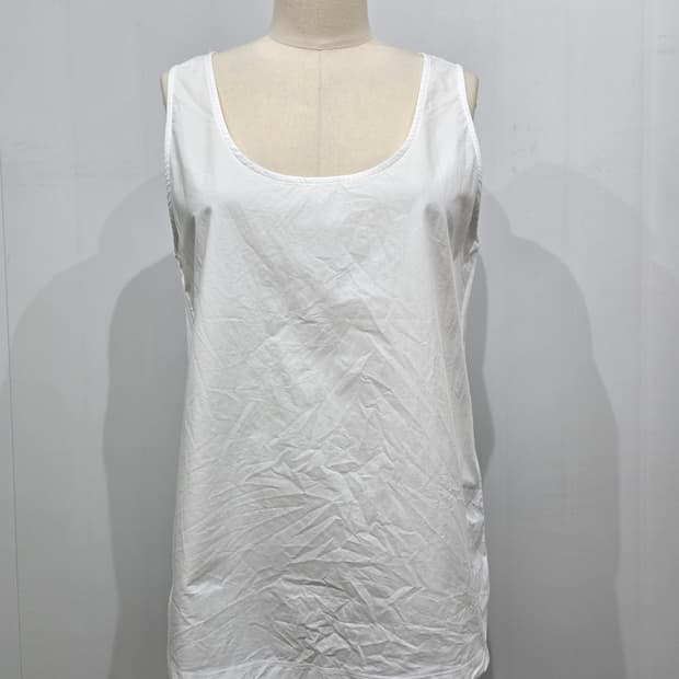 막스마라 화이트 롱 나시 슬리브리스 탑