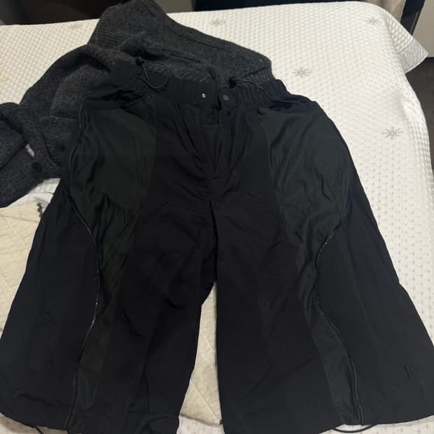 ojos curved piping short 커브드 파이핑 쇼츠