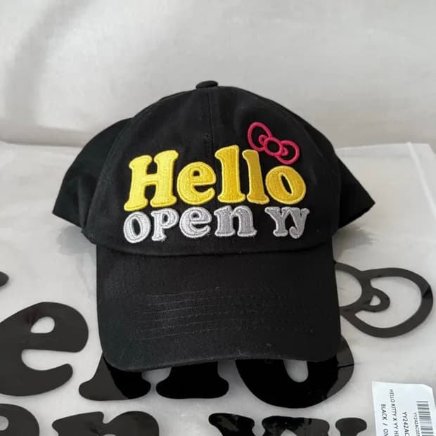 헬로키티 오픈와이와이 모자 시착만함!!!! 새상품