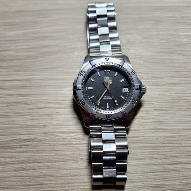 태그호이어 프로페셔널 2000 쿼츠 (블랙)