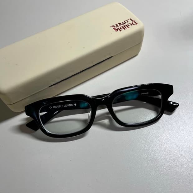 더블러버스 RUE optical 구합니다