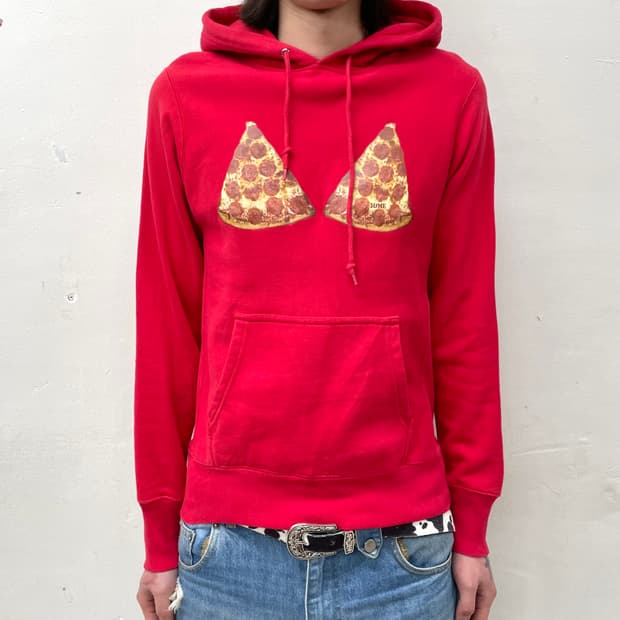  pizza-printed red hoodie 