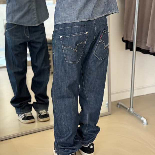 00s Levi’s Engineerd Jean