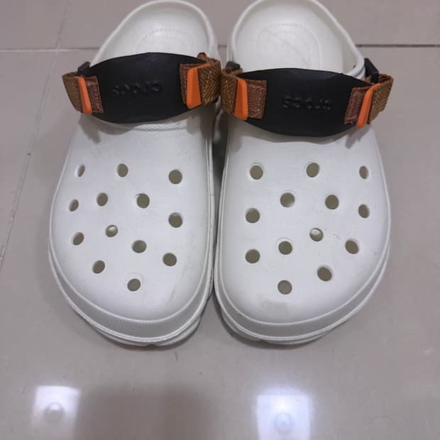 크록스 올터레인 클로그 화이트 M7 W9 260