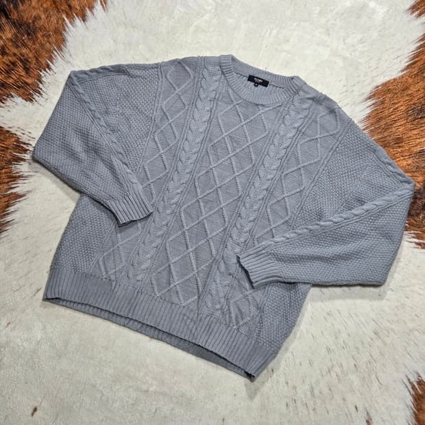 빔즈 하트 오버핏 스카이 꽈배기 니트