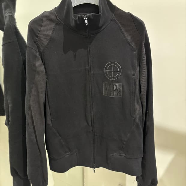 (M) MPa CONTRAST ZIPPED JACKET Black