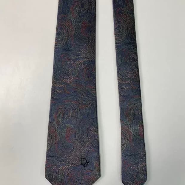 크리스찬디올무슈 넥타이