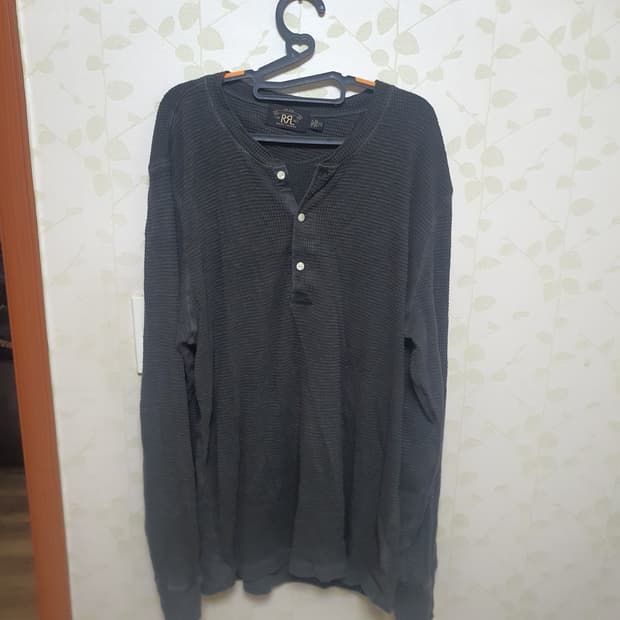 더블알엘 워싱 블랙 헨리넥 판매합니다.