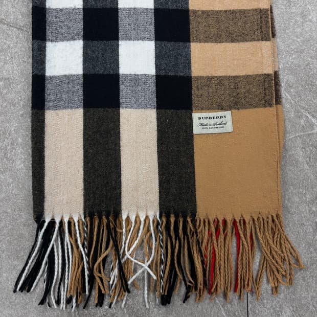 Burberry Muffler   