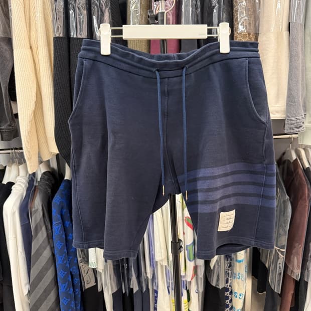 [리오브전포점] 톰브라운 사선 루프백 스웻 반바지