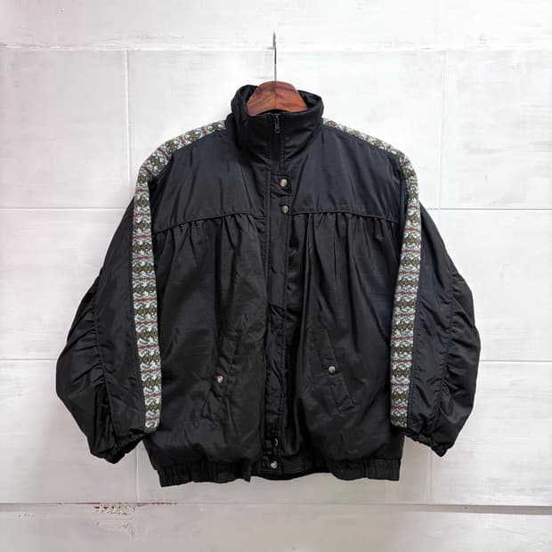 덕다운 빈티지 니트 자수 패딩 점퍼 