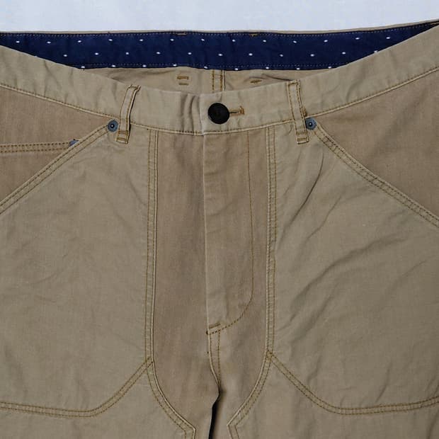 [L] R.NEWBOLD 알뉴볼드 파라핀 가공 헤링본 워크 팬츠 (카멜)