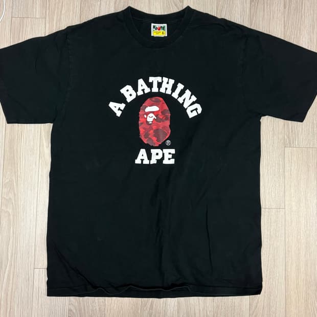 베이프 레드 카모 T