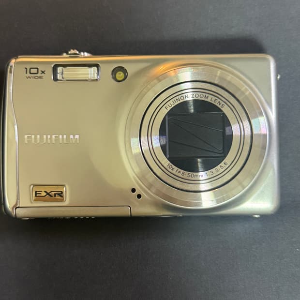 후지필름 파인픽스 f70 (아일릿원희디카)