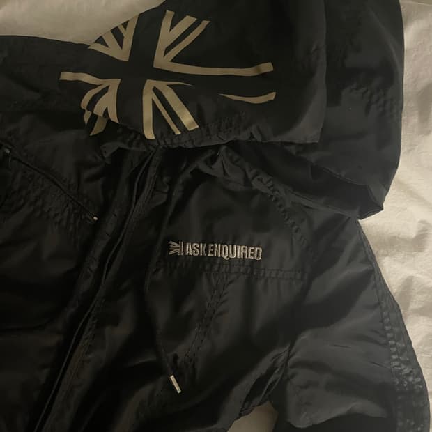 에스크 금장 바람막이