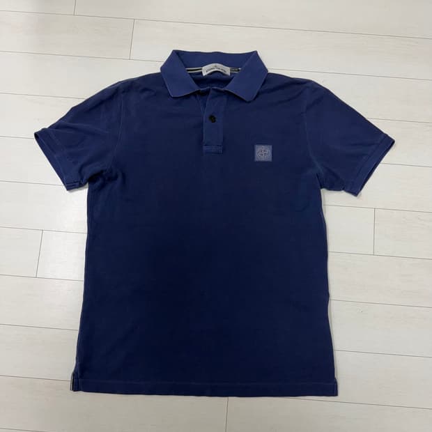 스톤아일랜드 네이비 카라티셔츠 M 사이즈  이염 오염 일체 X  상태 9