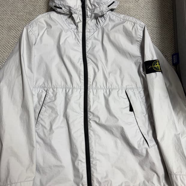 백화점판 스톤아일랜드 멤브라나TC 바람막이 L