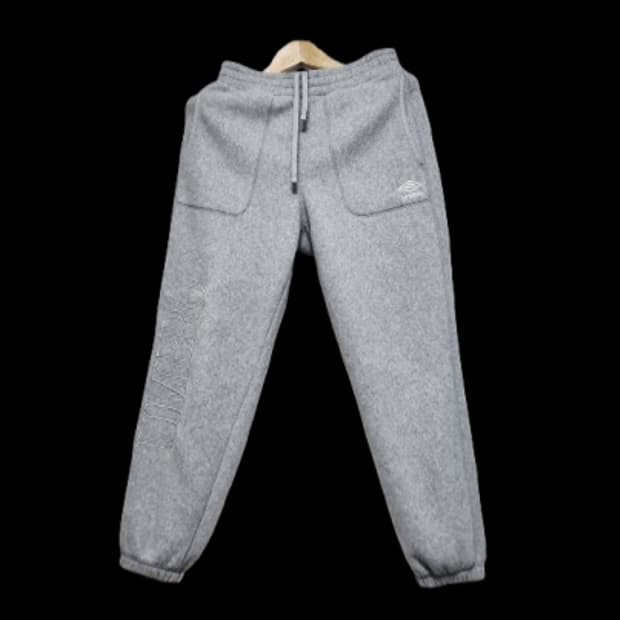 남성 2023 엄브로 빅레터링 플리스 팬츠 바지 트레이닝복 그레이 회색