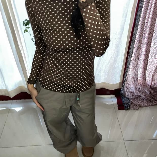 브라운 도트 티셔츠