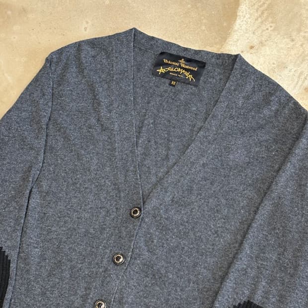 XS 비비안웨스트우드 챠콜 울 브이넥 가디건