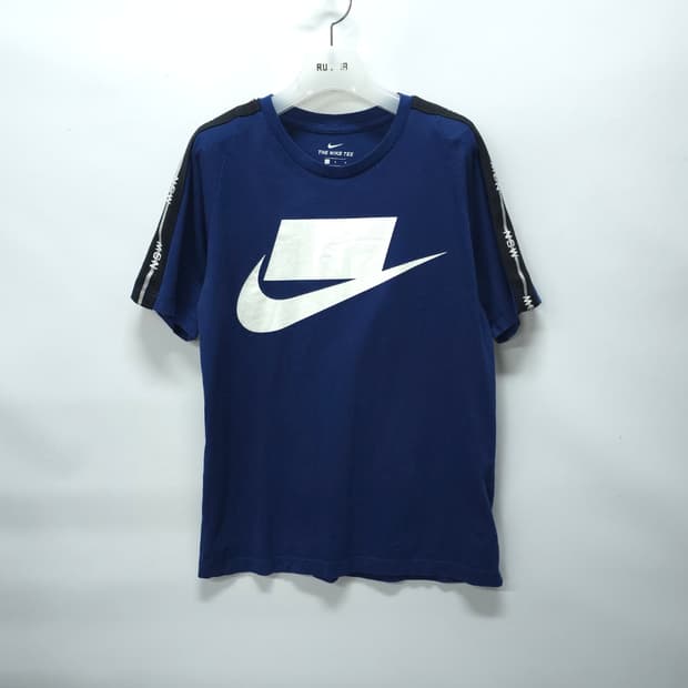 나이키 NSW 빅로고 사이드라인 테이핑 반팔 티셔츠 (95)