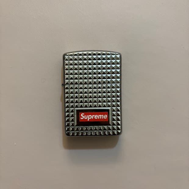슈프림 다이아몬드 컷 지포 라이터 (FW17)