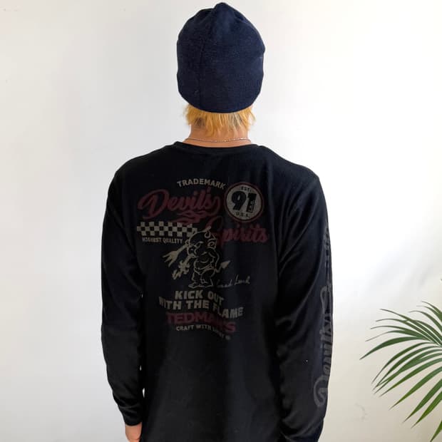 Ted Company Devil’s Equipment 그래픽 롱슬리브 티