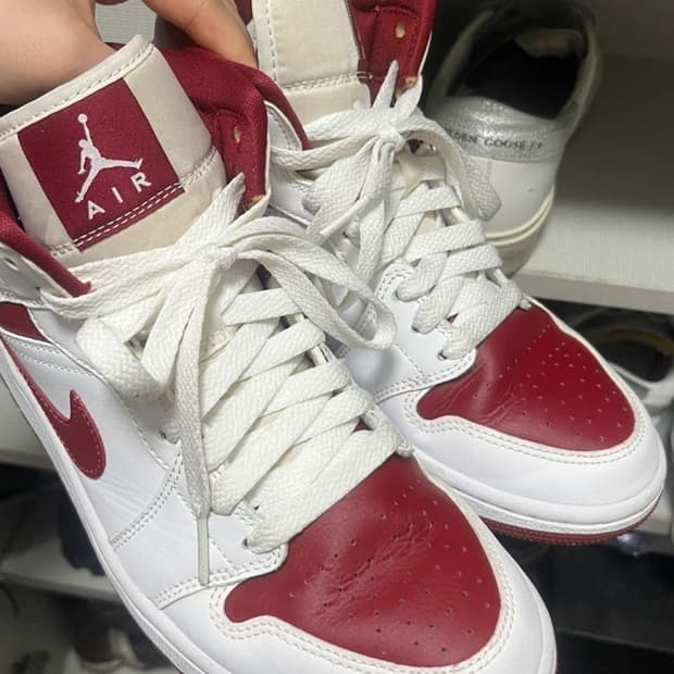 나이키 조던1 미드 챔피언쉽 레드 w240