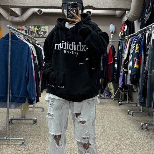 더뮤지엄비지터 그래픽 후드티 블랙 S7