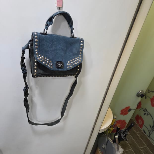 쟈딕앤볼테르 스웨이드 미니 숄더백