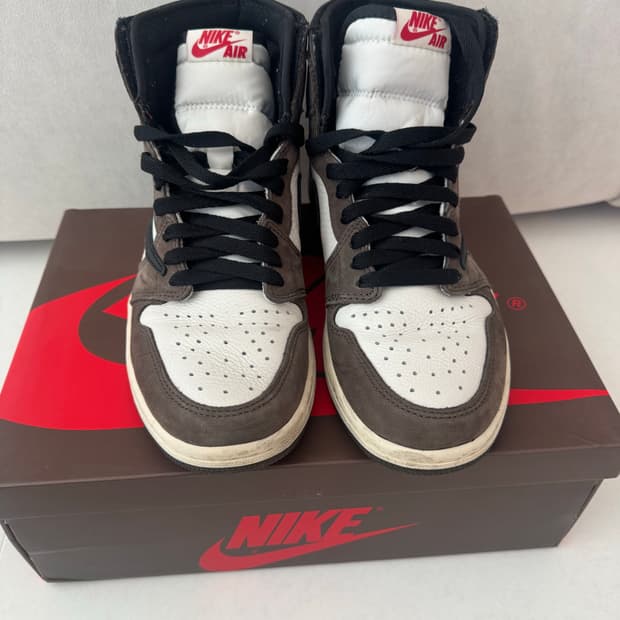 나이키 스캇 하이 모카 