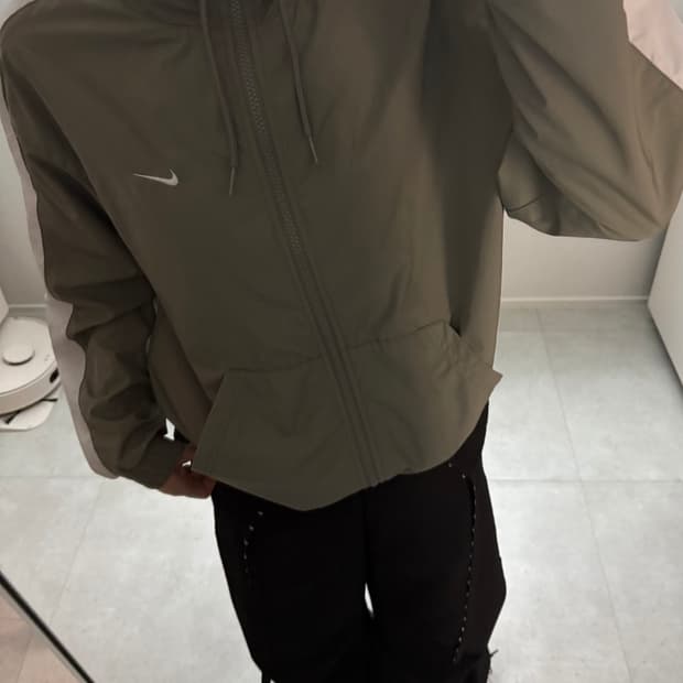 카키 나이키 바람막이