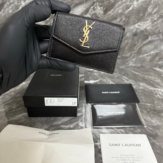 입생로랑 그랑 드 뿌드르 엠보스드 업타운 비즈니스 카드지갑