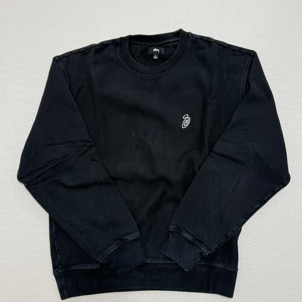 스투시 Curly S 로고 스웻셔츠