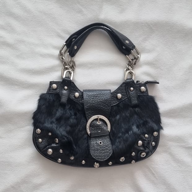 빈티지 00s 갸루 펑크 블랙 퍼 숄더백