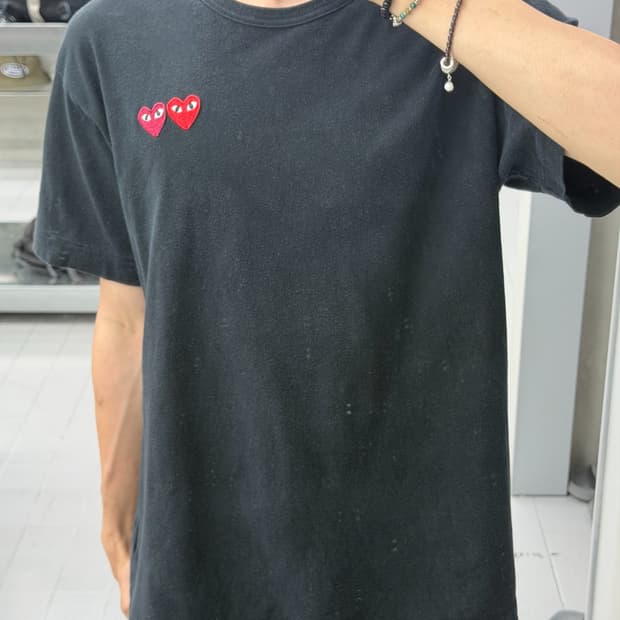 꼼데가르송 더블 레드 하트 와펜 블랙 반팔 티셔츠