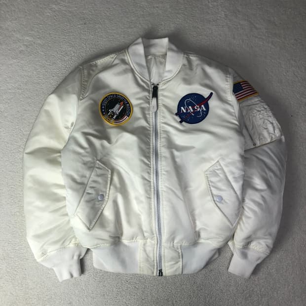 알파인더스트리 나사 ma1