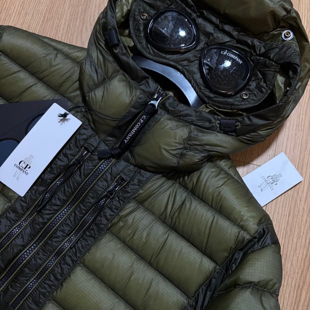 [M] CP 컴퍼니 디디 쉘 고글 다운 자켓 경량 패딩 - 25FW