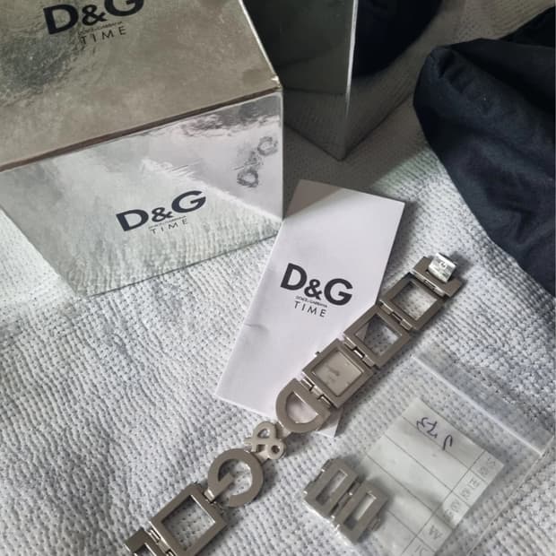 [풀박스] 돌체앤가바나 D&G 실버 메탈 시계 겸 팔찌