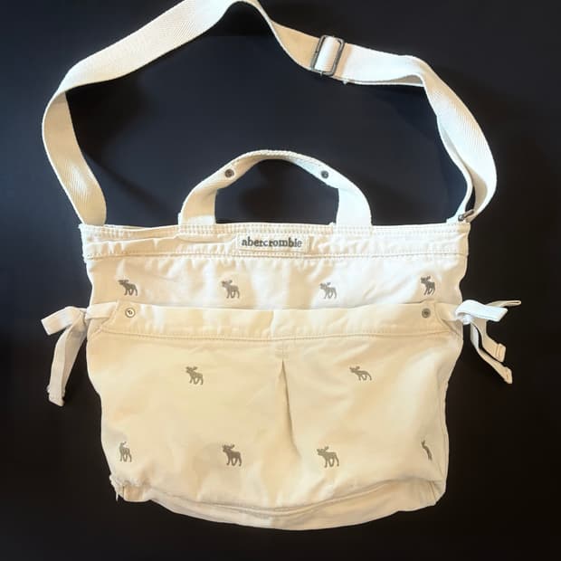 아베크롬비 메신저백 화이트 그레이