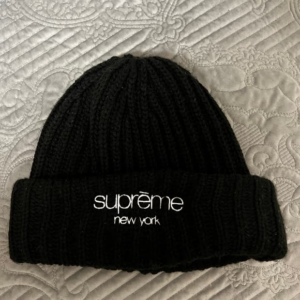 슈프림 립드 비니